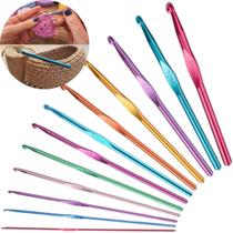 Conjunto com 12 agulhas de crochê em alumínio tamanhos de 2mm a 8mm Conjunto com 12 agulhas de crochê em alumínio tamanhos de 2mm a 8mm