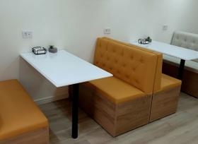 Conjunto com 2 Poltronas Booth Amadeirada e 1 Mesa MDF18, Restaurante Conjunto com 2 Poltronas Booth Amadeirada e 1 Mesa MDF18, Restaurante