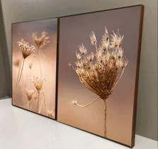 Conjunto com 2 quadros decorativos Dente de Leão tons de bege e dourado. Conjunto com 2 quadros decorativos Dente de Leão tons de bege e dourado.