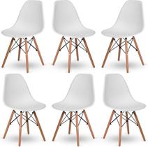 Conjunto com 6 Cadeiras Eiffel Brancas Design Moderno com Base de Madeira Pé Palito Conjunto com 6 Cadeiras Eiffel Brancas Design Moderno com Base de Madeira Pé Palito