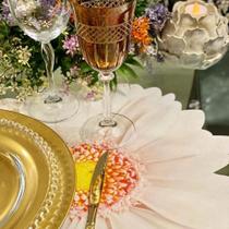 Conjunto com 6 jogos americano coleção Dália e Gérbera 3D