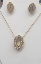 Conjunto Com Corrente E Brinco - Zircônias Conjunto Com Corrente E Brinco - Zircônias