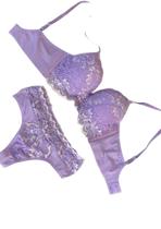 Conjunto Com Renda Bicolor Sutiã E Calcinha Maria. Conjunto Com Renda Bicolor Sutiã E Calcinha Maria.