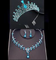 Conjunto coroa debutante com colar e brinco cor azul bebê com prata