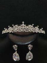 Conjunto Coroa e Brincos Strass Prata Noivas Debutantes Tb25 Conjunto Coroa e Brincos Strass Prata Noivas Debutantes Tb25