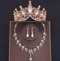 Conjunto coroa noivas dourado com brinco e colar debutantes Conjunto coroa noivas dourado com brinco e colar debutantes