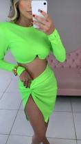 Conjunto crooped e saia Conjunto crooped e saia