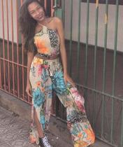 Conjunto cropped e calça fenda