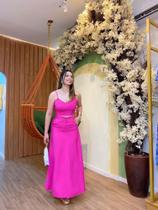 Conjunto cropped e saia longa rosa