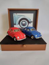 Conjunto de 02 Miniaturas de VW Fusca 1967 em metal escala 1:32