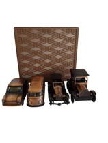 Conjunto de 04 miniaturas de veículos em metal com case Conjunto de 04 miniaturas de veículos em metal com case