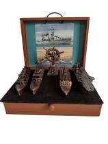 Conjunto de 05 Miniaturas de Embarcações em metal com Timão