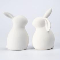 Conjunto de 2 estatuetas decorativas de coelho branco em cerâmica