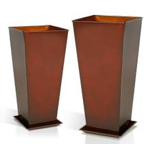 Conjunto de 2 Vasos de Metal Esmaltado Grandes Worth Garden (25" + 28"), Vaso de Planta Quadrado Alto e Afiado em Aço com Acabamento Vermelho Brilhante Luxuoso, Vaso Decorativo para Flores Interno e Externo, Furo de Drenagem e Prato Multifuncional