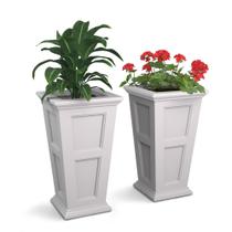 Conjunto de 2 vasos Mayne Fairfield autorrigáveis de 71 cm de altura Conjunto de 2 vasos Mayne Fairfield autorrigáveis de 71 cm de altura
