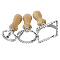 Conjunto de 3 cortadores de biscoitos de liga de zinco com alças de madeira