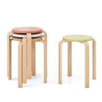 Conjunto de 4 banquetas empilháveis Giantex em madeira curvada, 46 cm, redondas Conjunto de 4 banquetas empilháveis Giantex em madeira curvada, 46 cm, redondas