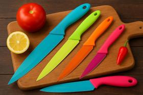 Conjunto de 4 Facas de Cozinha Coloridas, Lâminas em Aço Inoxidável, Cabos Ergonômicos Conjunto de 4 Facas de Cozinha Coloridas, Lâminas em Aço Inoxidável, Cabos Ergonômicos