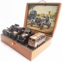 Conjunto de 4 Miniaturas decorativas de veículos em metal com Kombi
