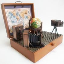Conjunto de 5 Miniaturas decorativas de Objetos Antigos do cotidiano em metal com Cofre - Captain Ship