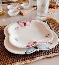 Conjunto de 6 Pratos Rasos de Porcelana com Detalhe de Borboletas Decorativas Conjunto de 6 Pratos Rasos de Porcelana com Detalhe de Borboletas Decorativas