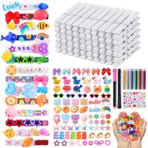 Conjunto de 80 pinos de torcida de madeira JOICEE com mini animais de resina e adesivos