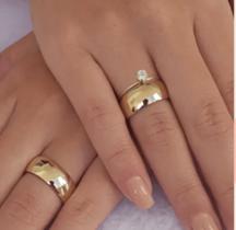 Conjunto de Alianças Banhadas a Ouro 18K com Anel Solitário e Pedra de Zircônia Conjunto de Alianças Banhadas a Ouro 18K com Anel Solitário e Pedra de Zircônia