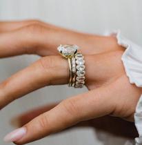 Conjunto de anéis de Noivado e Casamento Folheado a Ouro 18k com pedraria