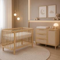 Conjunto de Berço Madeira Maciça Modelo Premium e Cômoda em Madeira Clara Carvalho Malva Espaço para Trocador