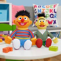 Conjunto de bichos de pelúcia Just Play Sesame Street Bert Ernie 20cm