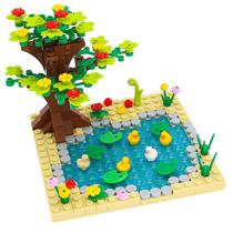 Conjunto de blocos de construção Brick Bounty Farms Duck Pond com 246 unidades