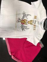 Conjunto de blusa e short Conjunto de blusa e short