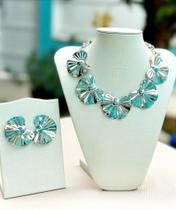 Conjunto de Brinco e Colar Prateado - Bijuteria Elegante