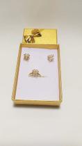 Conjunto de brincos e anel com brilhantes em ouro 18kl com imagem de borboleta