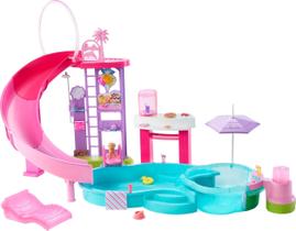 Conjunto de brinquedos Barbie Dream Pool com 6 áreas de lazer e mais de 20 acessórios Conjunto de brinquedos Barbie Dream Pool com 6 áreas de lazer e mais de 20 acessórios