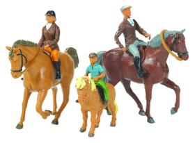 Conjunto de brinquedos Britains Scale 1:32 Horse and Riders para crianças de 3 anos ou mais