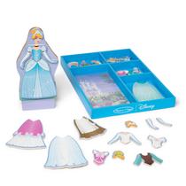 Conjunto de brinquedos para bonecas magnéticas de madeira Melissa & Doug Cinderella, mais de 30 unidades