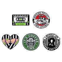 Conjunto de broches Gothic Striped Heart Cassette Tape Shark