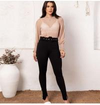 Conjunto de calça com camisa de manga