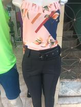 Conjunto de calça e blusa