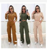 Conjunto de calça e blusa Conjunto de calça e blusa
