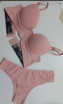 Conjunto de calcinha e sutian com bojo