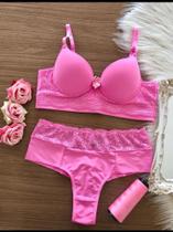Conjunto de calcinha e sutian com bojo
