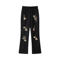 Conjunto de Camisa e Calça Feminina Bordada com Lantejoulas - Cintura Alta e Textura de Cetim