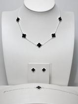 Conjunto de Colar, Brinco e Pulseiras Trevo da Sorte Virginia Preto Conjunto de Colar, Brinco e Pulseiras Trevo da Sorte Virginia Preto