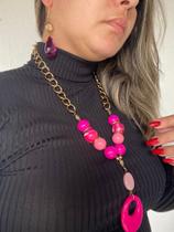 Conjunto de colar com brincos rosa