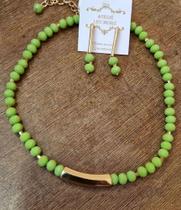 Conjunto de colar e brinco miçangas