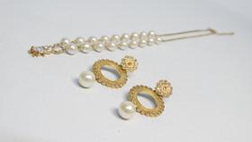 conjunto de colar mãe de menino em zircônia e perola e brinco dourado conjunto de colar mãe de menino em zircônia e perola e brinco dourado