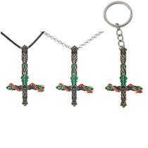 Conjunto de colares e chaveiros com tema de terror em cruz reversa