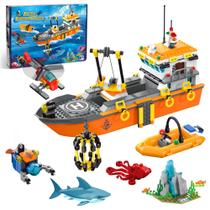 Conjunto de construção AKWME City Ocean Explorer Ship com LED de mais de 6 anos